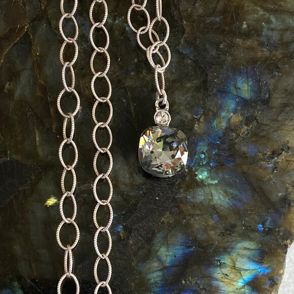 Sterling Silver 925 Cushion Cut Swarovski Crystal Twisted Link Pendant Necklace - Picture 11 of 16